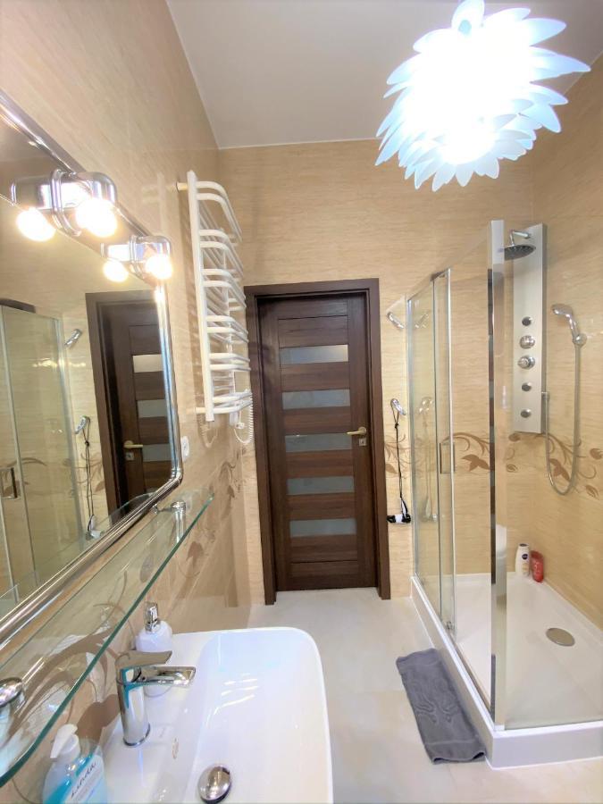 Apartament Czarne Zloto Katowice Esterno foto